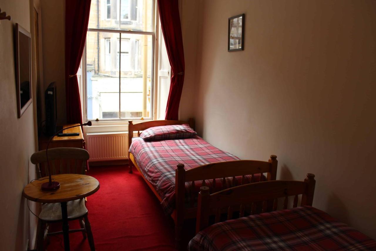 Twin Room,1550089777:JPEG